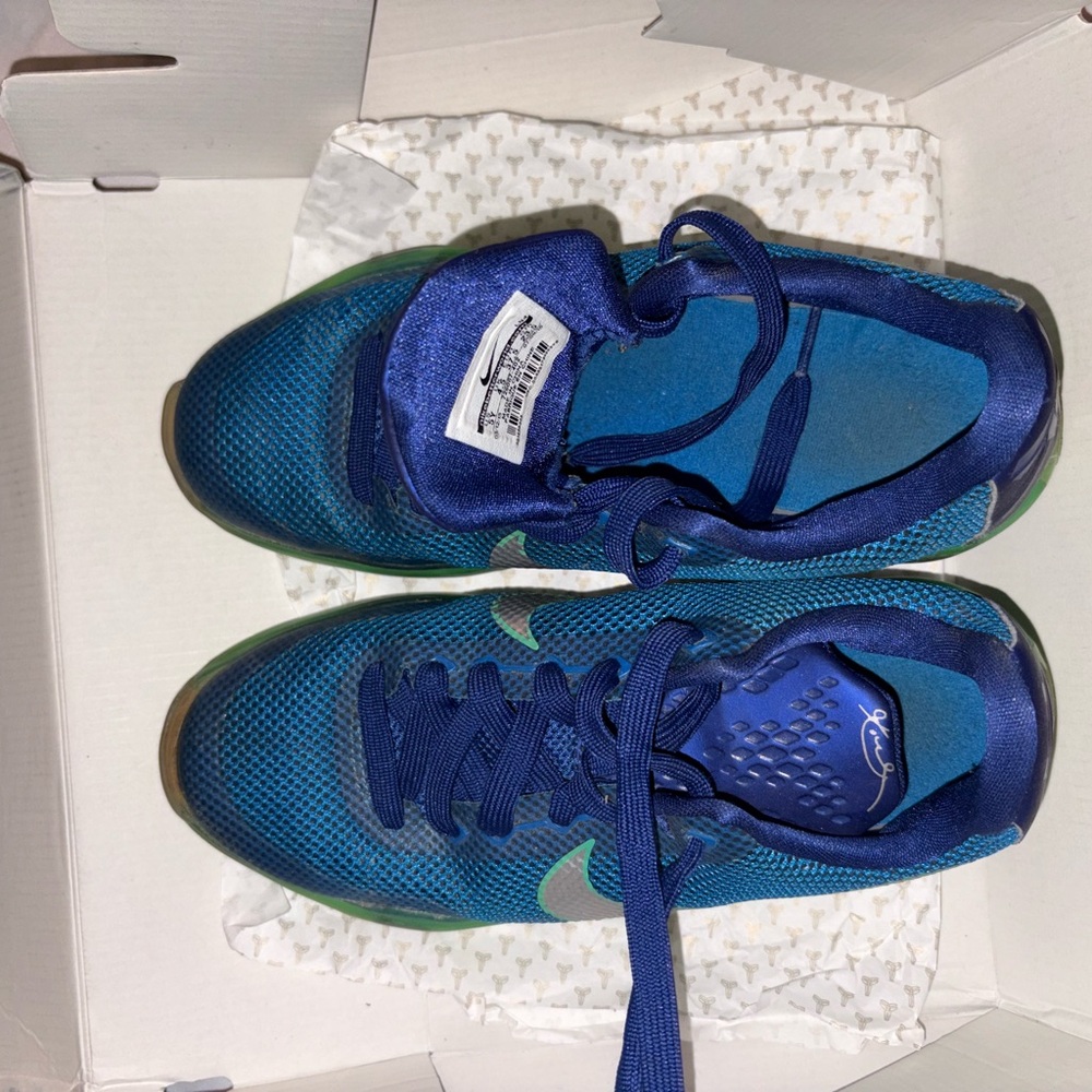 Nike Kobe X (GS) AM flight blue lagoon basketball sneakers